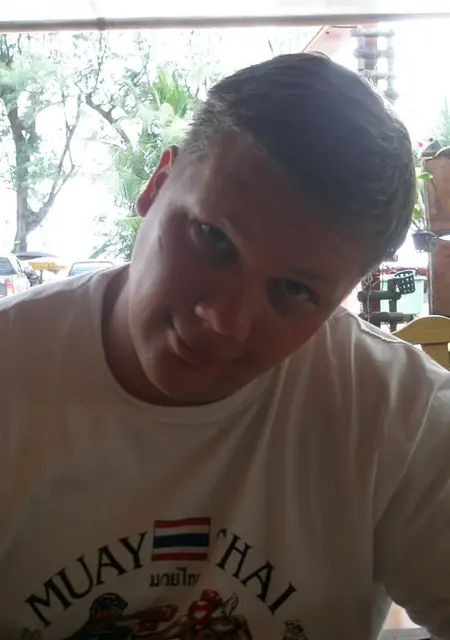 Я Максик, 43, знакомлюсь без обязательств в Великом Новгороде