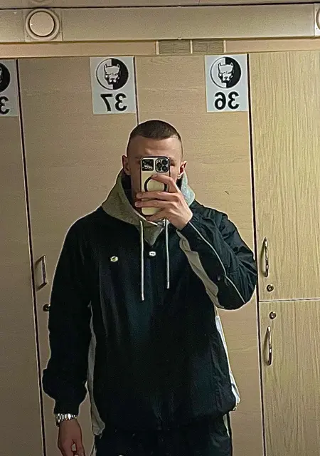 Я Денис, 19, знакомлюсь без обязательств в Благовещенске