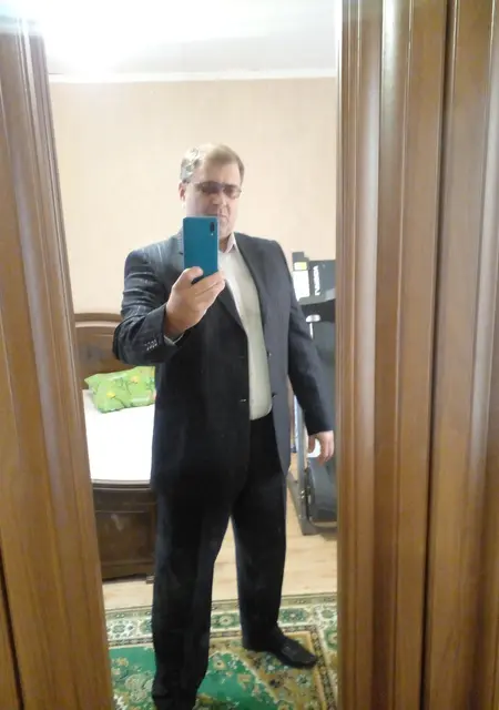 Виктор из Новороссийска, мне 50, познакомлюсь на одну ночь