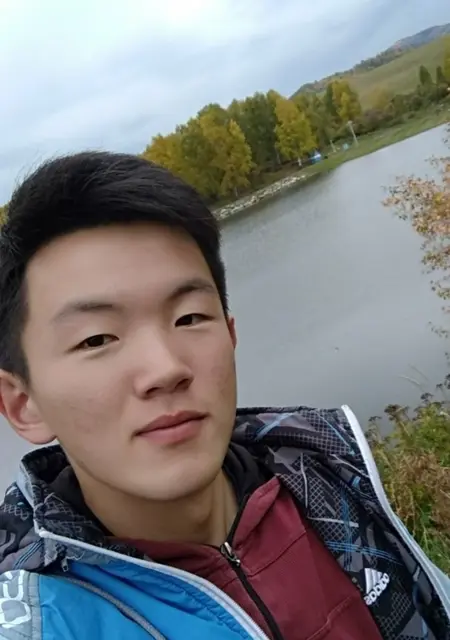 Максим из Абакана, мне 26, познакомлюсь без обязательств