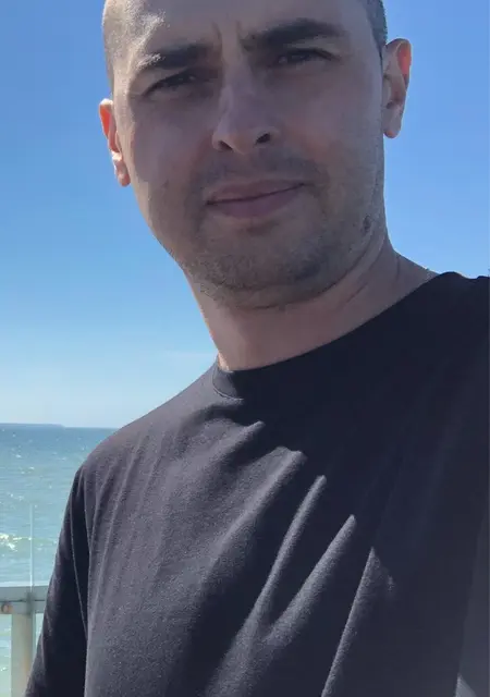 Влад из Сыктывкара, ищу на сайте открытые отношения