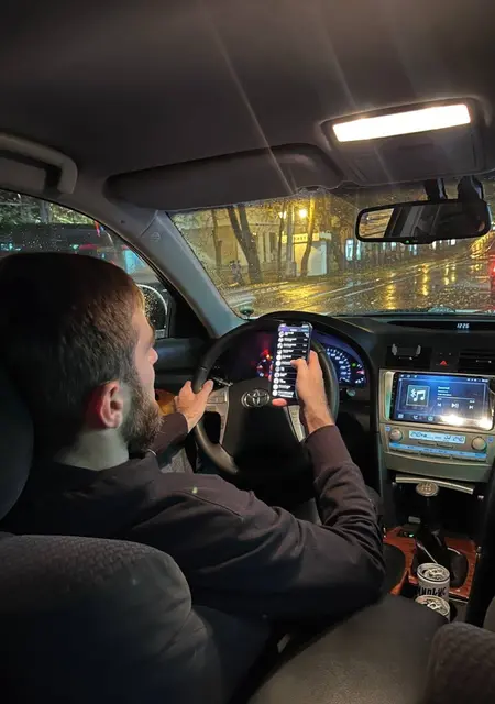 Я Адам, 24, из Нефтеюганска, ищу знакомства без обязательств