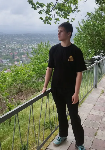 Evion из Прохладного, мне 19, познакомлюсь на одну ночь