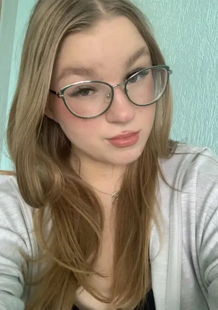 Я Алина, 19, из Самары, ищу знакомства без обязательств