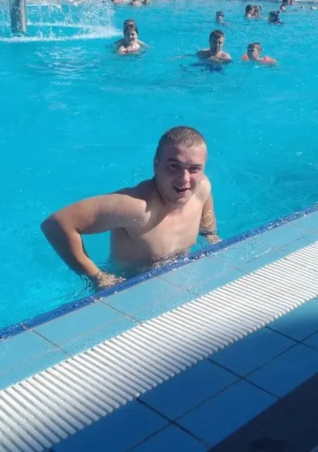 Я Саша, 27, из Санкт-Петербурга, ищу знакомство для общения