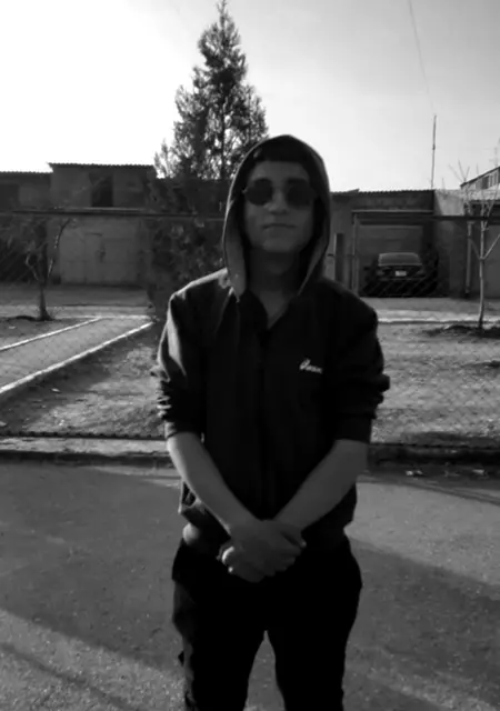 Я Аркадий, 21, из Краснодара, ищу знакомства на одну ночь