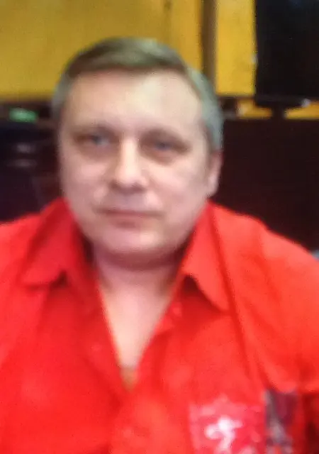 Я Гарри, 52, из Львова, ищу знакомство для приятного времяпровождения