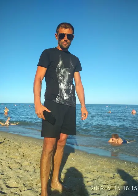 Я Виталий, 39, знакомлюсь без обязательств в Харькове