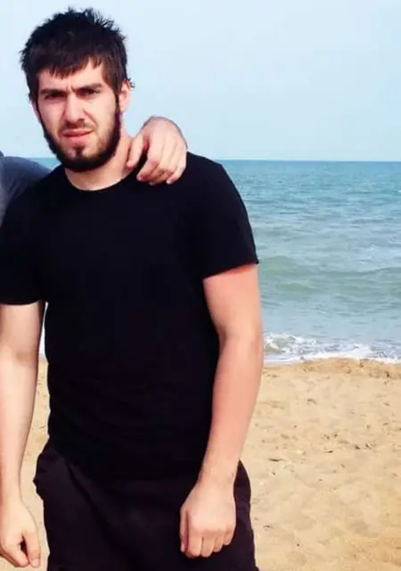 Я Арслан, 40, знакомлюсь без обязательств в Великом Новгороде