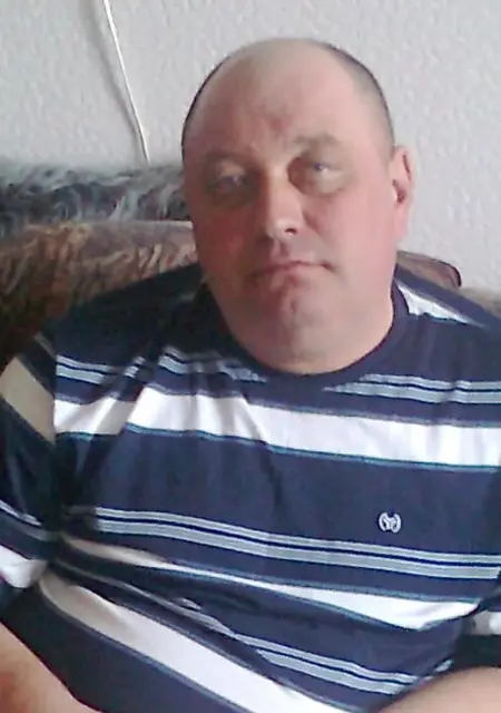 Я Михаил, 61, из Саратова, ищу знакомство для постоянных отношений