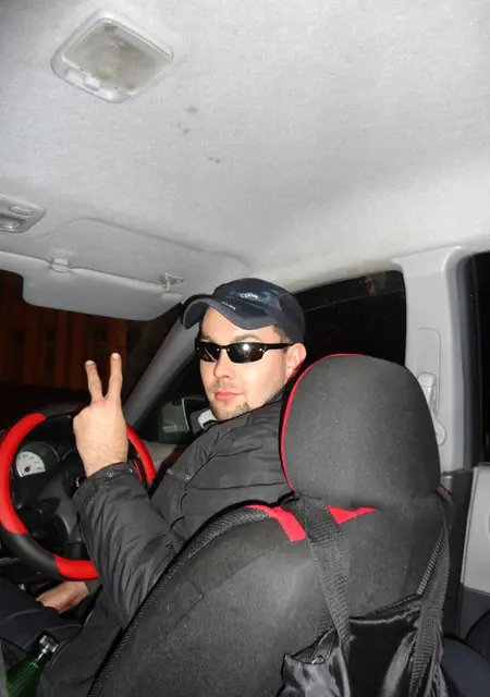 Я Александр, 40, из Красноярска, ищу знакомства без обязательств