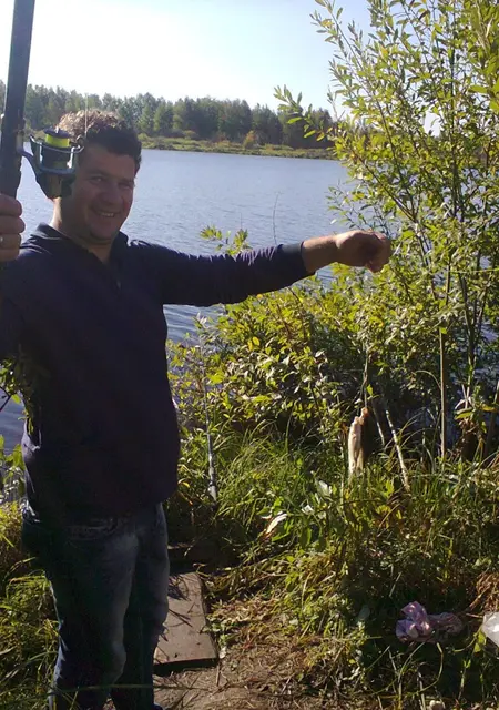 Я Толя, 42, знакомлюсь на одну ночь в Ханты-Мансийске