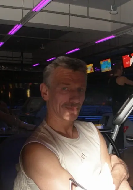 Vladmir из Санкт-Петербурга, мне 67, познакомлюсь на одну ночь