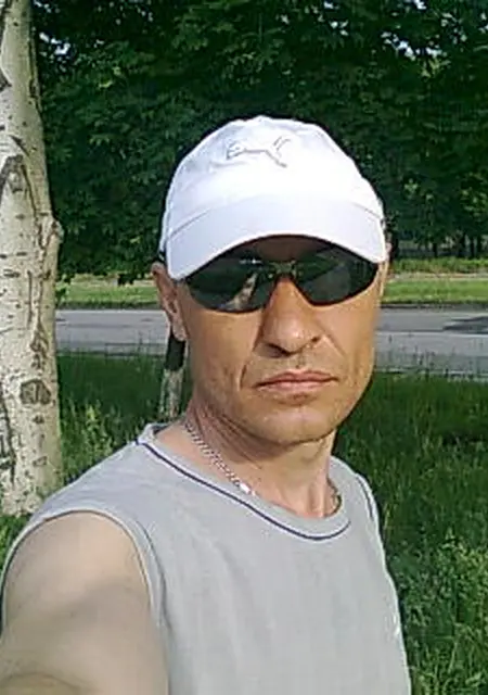Я Саня, 53, знакомлюсь на одну ночь в Луганске