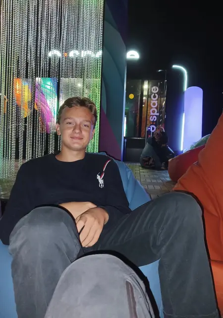 Я Паша, 20, знакомлюсь без обязательств в Калуге