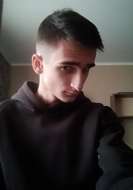 Даниил из Анапы, мне 20, познакомлюсь на одну ночь