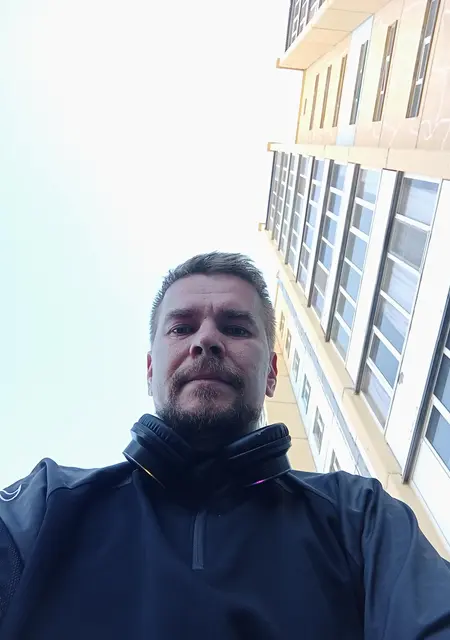 Я Михаил, 40, из Челябинска, ищу знакомства без обязательств