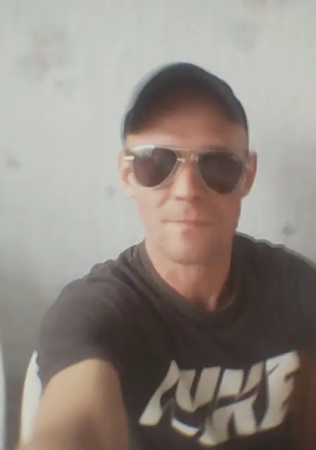 Виктор из Черкасс, мне 46, познакомлюсь для приятного времяпровождения