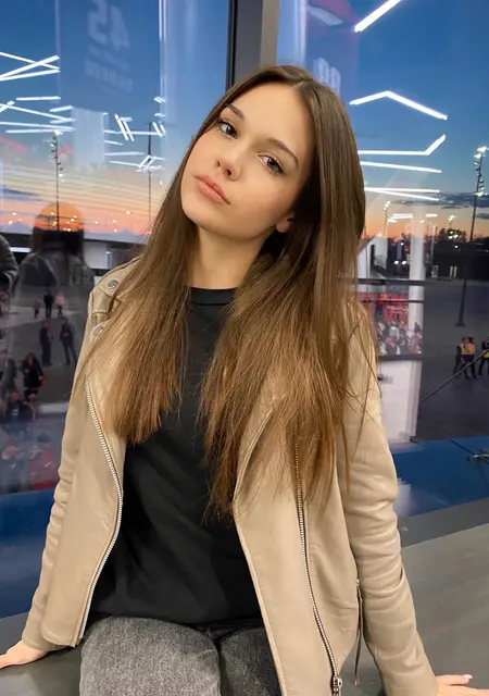 Я Катя, 20, знакомлюсь без обязательств в Омске