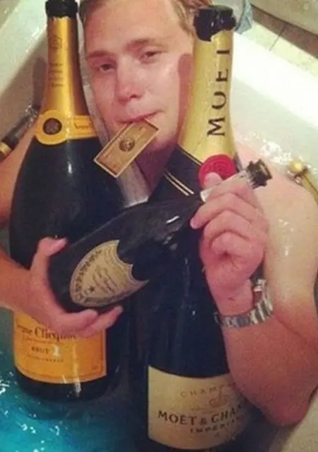 Александр из Калининграда, ищу на сайте знакомства на одну ночь