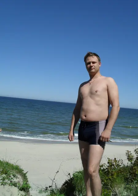 Юра из Калининграда, мне 42, познакомлюсь для постоянных отношений