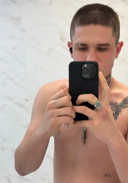 Максим из Дзержинска, мне 22, познакомлюсь на одну ночь