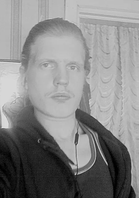 Игорь из Котласа, мне 35, познакомлюсь для дружбы