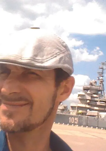 Сергей из Новороссийска, ищу на сайте постоянные отношения