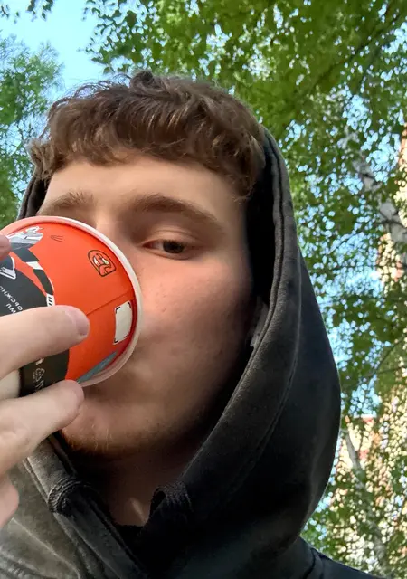 Владислав из Лангепаса, мне 20, познакомлюсь на одну ночь