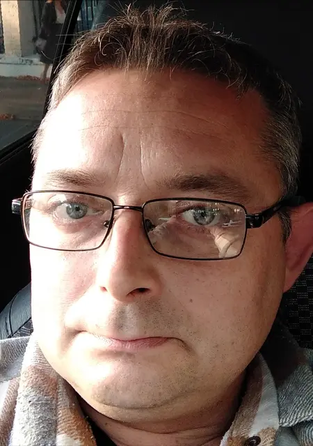 Я Александр, 43, из Череповца, ищу знакомство для приятного времяпровождения