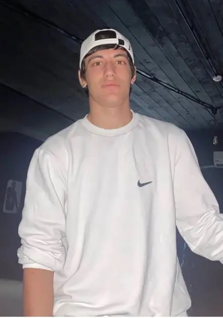 Владик из Владикавказа, ищу на сайте знакомства на одну ночь