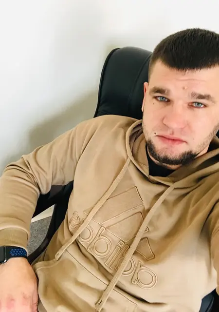 Я Алексей, 30, знакомлюсь без обязательств в Абакане