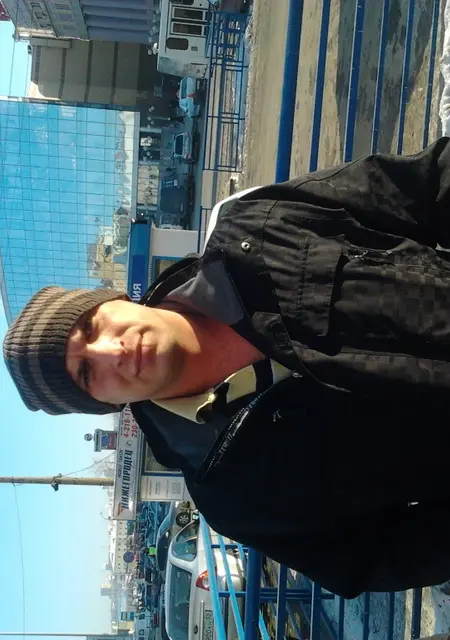 Я Антошка, 38, из Боровичей, ищу знакомство для постоянных отношений