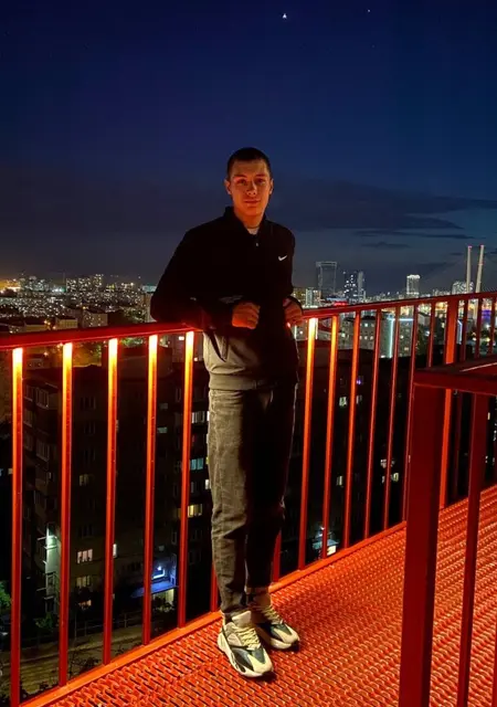 Я Никита, 19, из Уссурийска, ищу знакомство для вирта