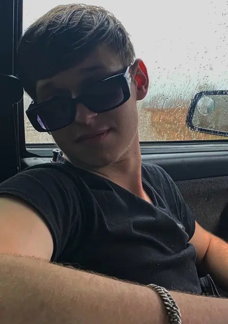 Дмитрий из Нерюнгри, мне 22, познакомлюсь для дружбы