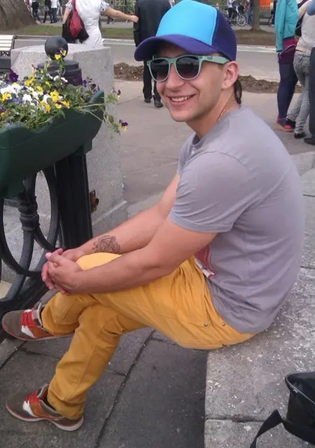 Джони из Рязани, мне 34, познакомлюсь на одну ночь