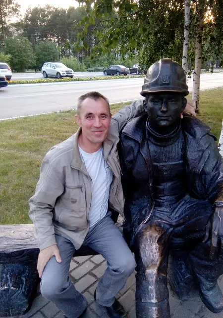 Vlad из Когалыма, мне 45, познакомлюсь для вирта