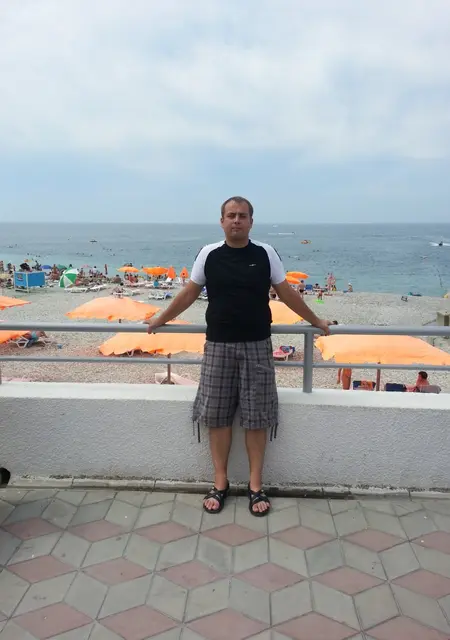 Рома из Майкопа, ищу на сайте знакомства на одну ночь