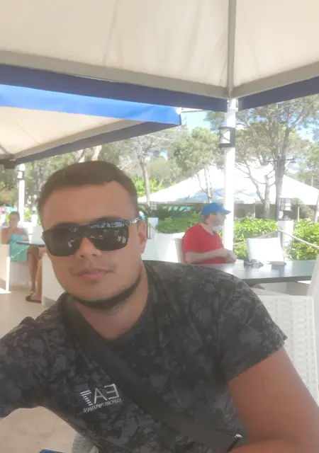 Я Сергей, 30, из Самары, ищу знакомства без обязательств