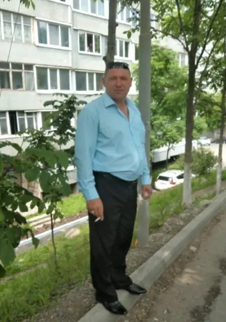 Я Слава, 49, знакомлюсь для общения в Уссурийске