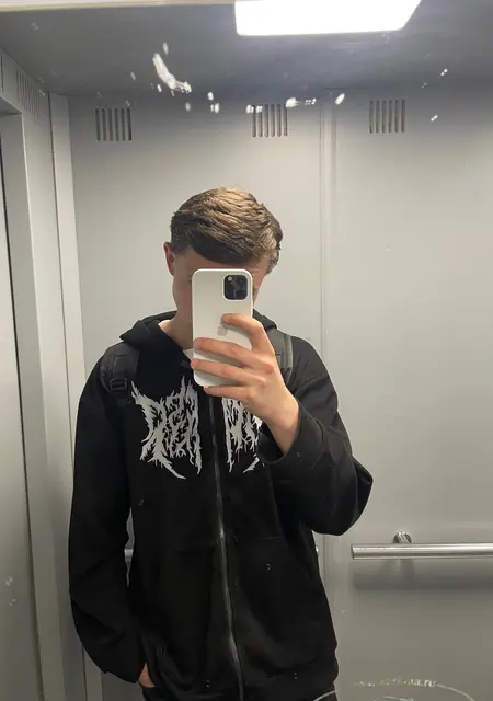 Дамир из Раменского, мне 19, познакомлюсь для приятного времяпровождения