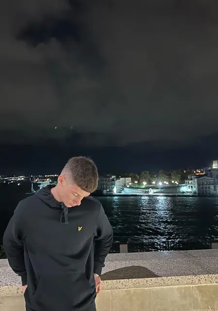 Я Kirill, 18, из Севастополя, ищу знакомства на одну ночь