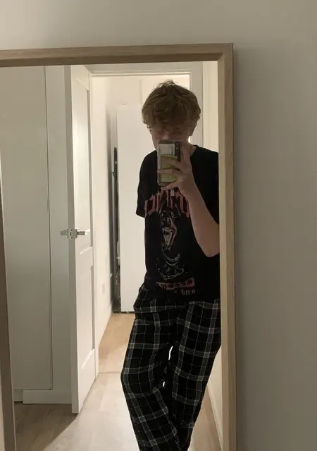 Кирилл из Воронежа, ищу на сайте знакомства на одну ночь