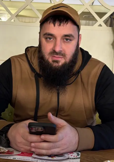 Я Мурад, 30, знакомлюсь для открытые отношения в Гатчине