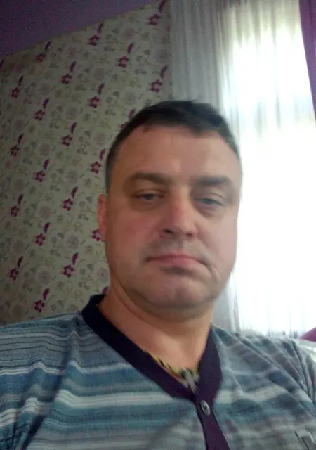 Виктор из Климовска, мне 49, познакомлюсь для приятного времяпровождения