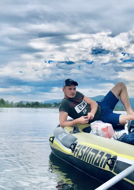 Андрей из Нерюнгри, мне 30, познакомлюсь для общения