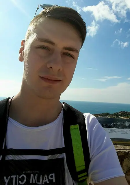 Максим из Чайковского, мне 22, познакомлюсь для общения