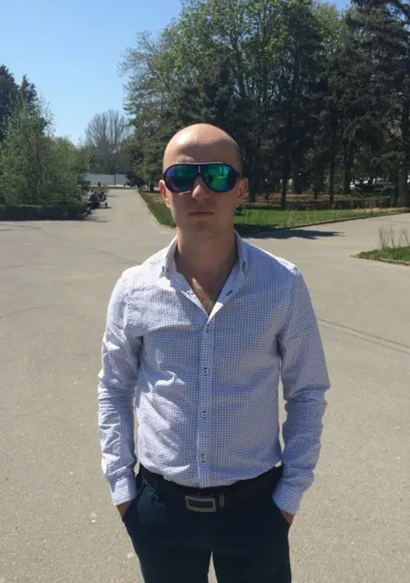 Денис из Феодосии, ищу на сайте знакомства без обязательств