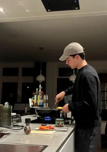 Я Актан, 28, из Пятигорска, ищу знакомства на одну ночь