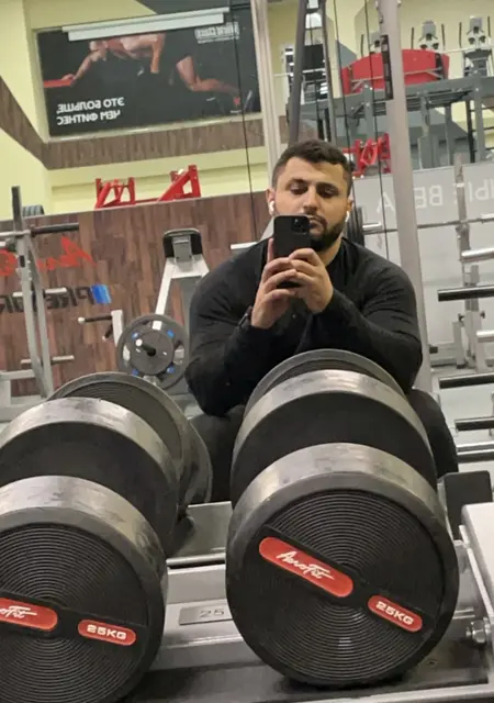 Эльшад из Симферополя, мне 31, познакомлюсь для приятного времяпровождения